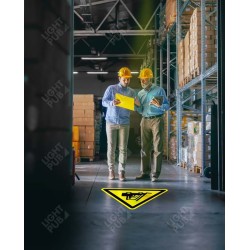 Proyección en el suelo de pictogramas luminosos de aviso de carretilla elevadora en puertas cortafuegos